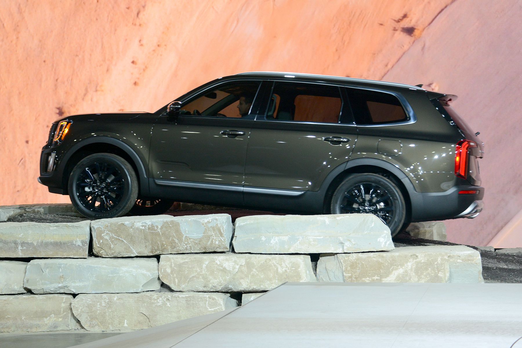 Kia Unveiled the Telluride Luxury SUV Concept