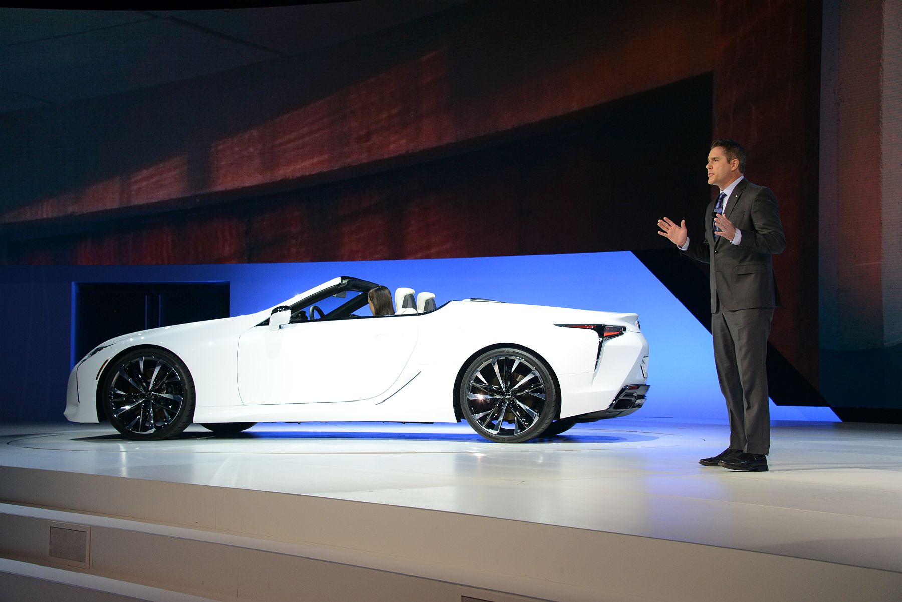 Lexus LC convertible concept