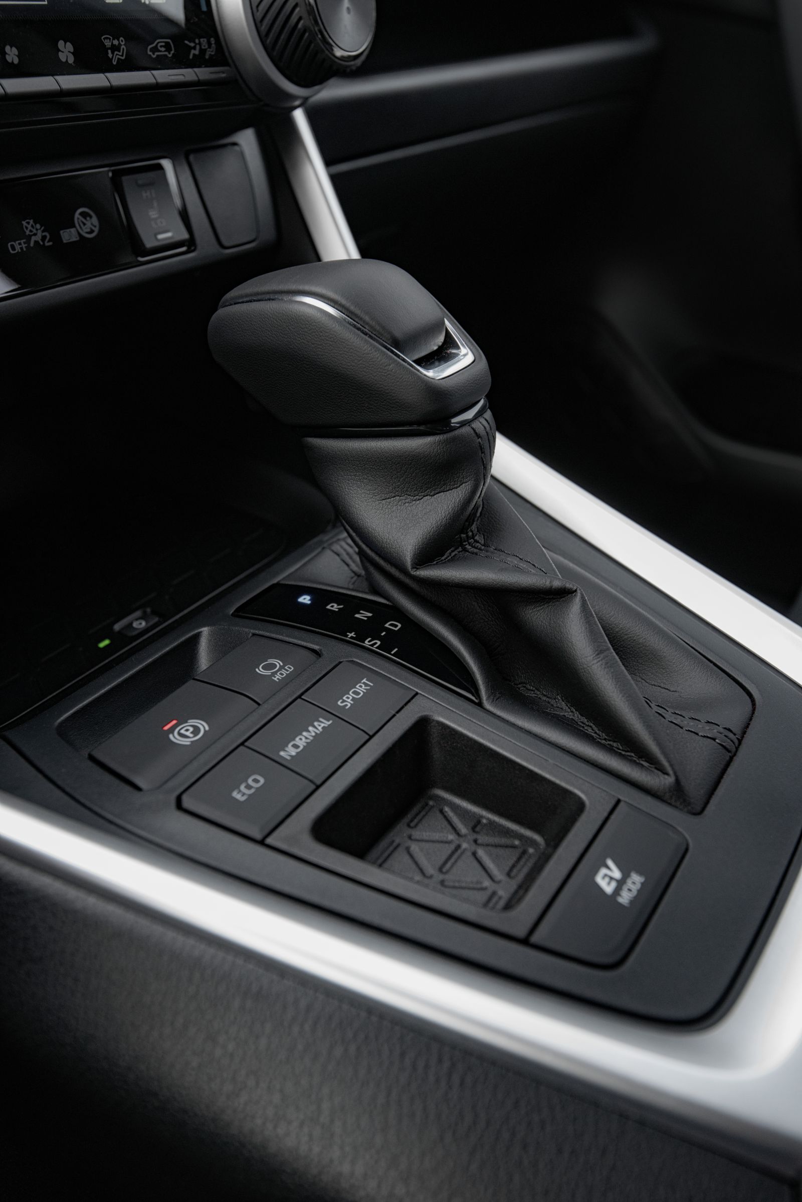 Toyota_Rav4_2019_01 (18)