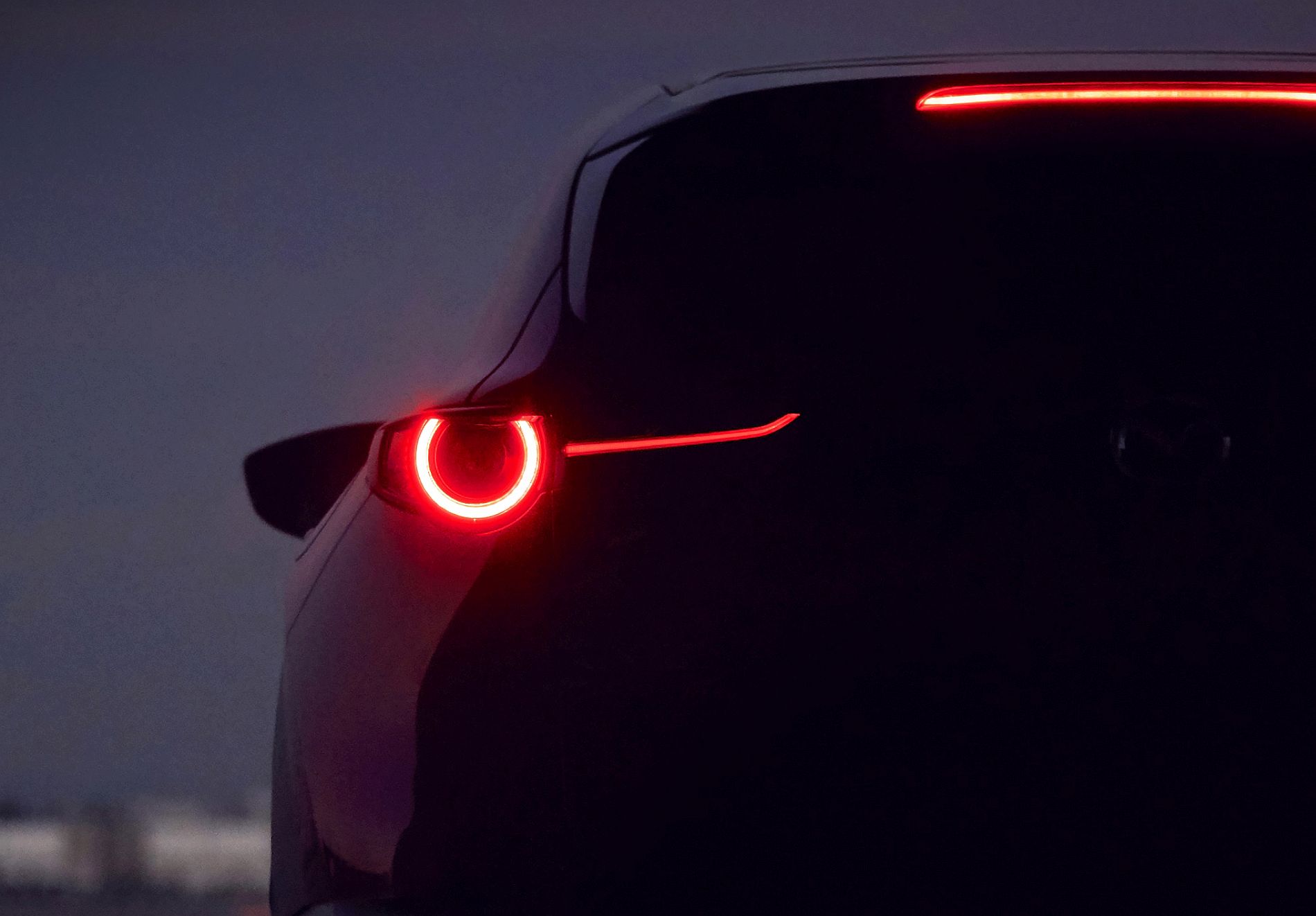 Geneva_New Mazda SUV_Teaser1