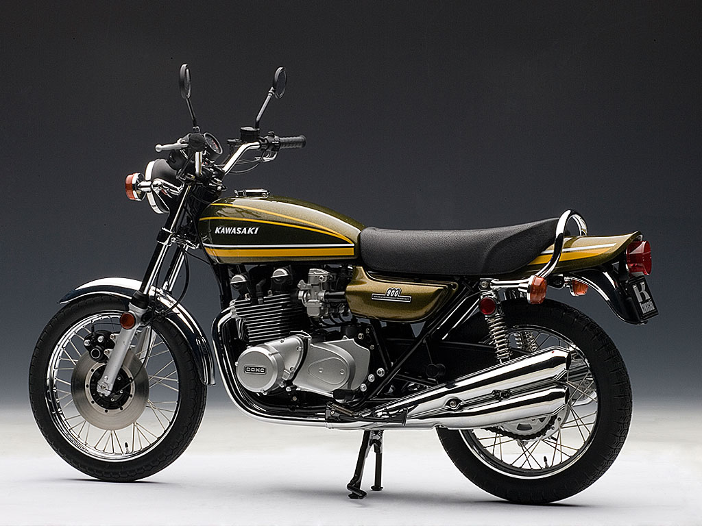 Kawasaki Z1 900 Super Four 1973 by AUTOart 03[1]