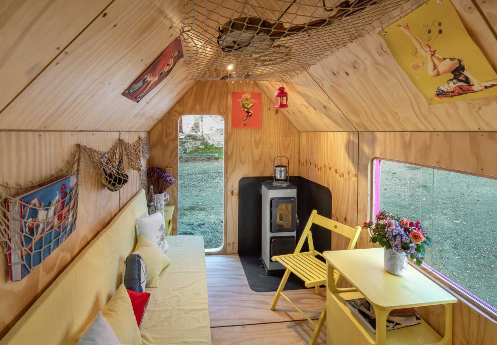 tiny-house-modern-cozy-interior-by-Joshua-Woodsman
