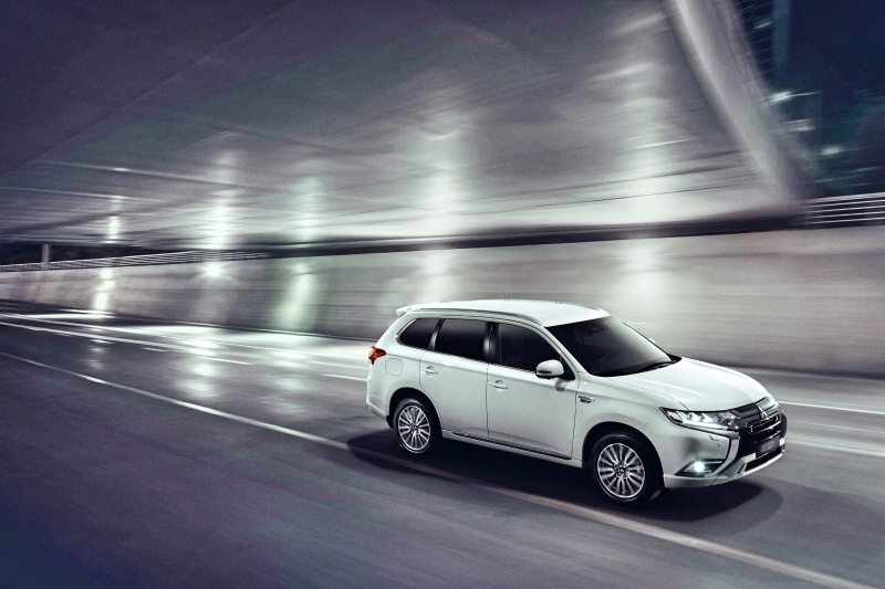 Outlander_PHEV_002