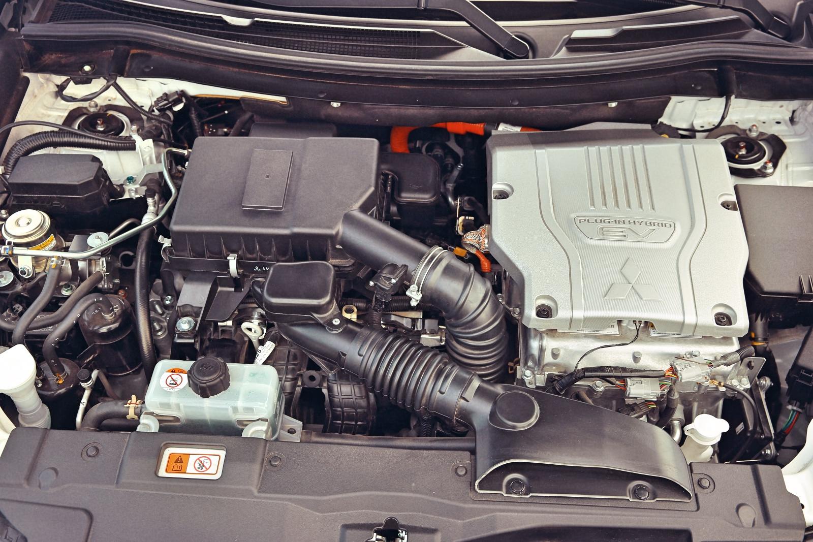 Outlander_PHEV_008