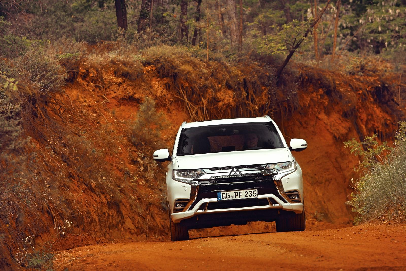 Outlander_PHEV_029