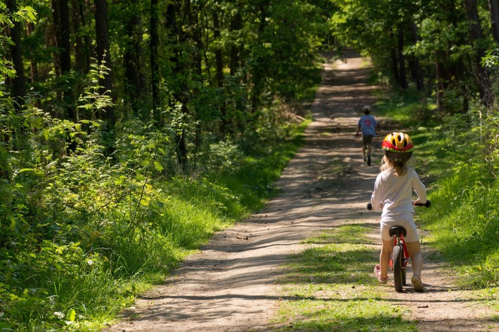 criança bicicleta