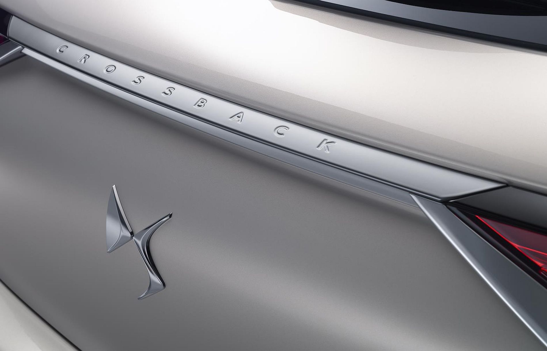 DS 3 CROSSBACK E-TENSE 013 (5)