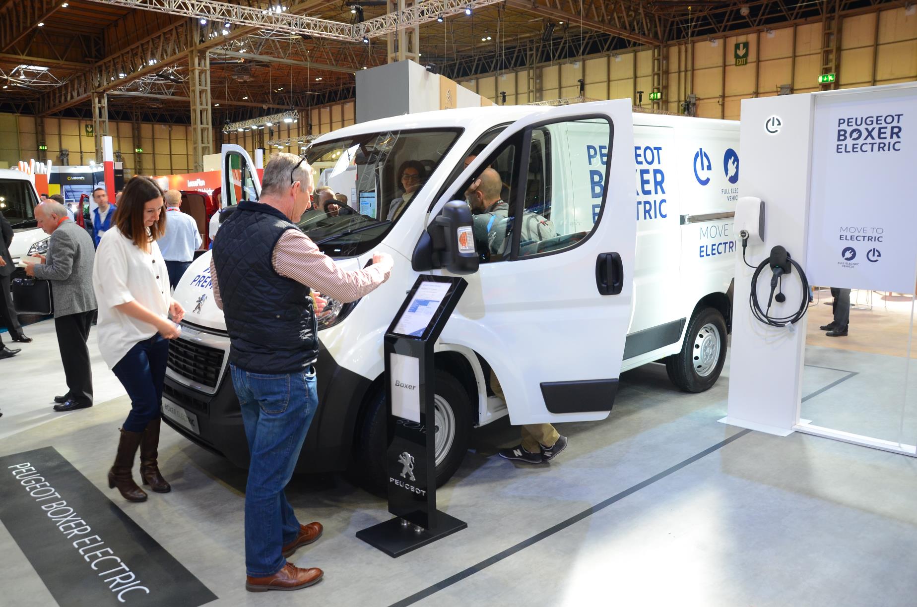 Peugeot Boxer Electric 2019 (1)