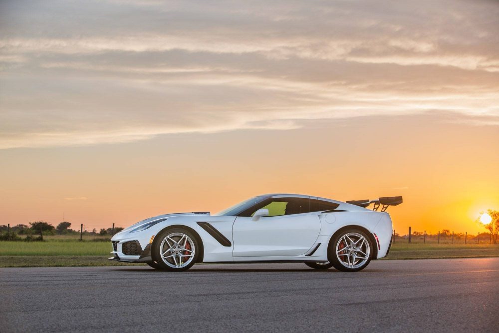 ZR1-Corvette-2019-White-Hennessey12-min