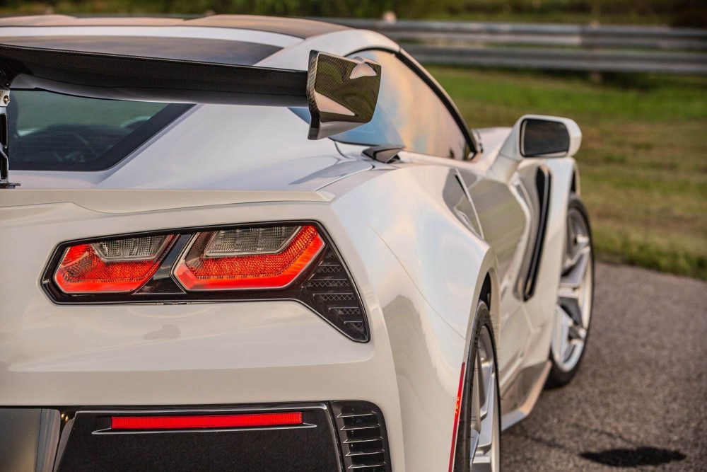 ZR1-Corvette-2019-White-Hennessey17-min