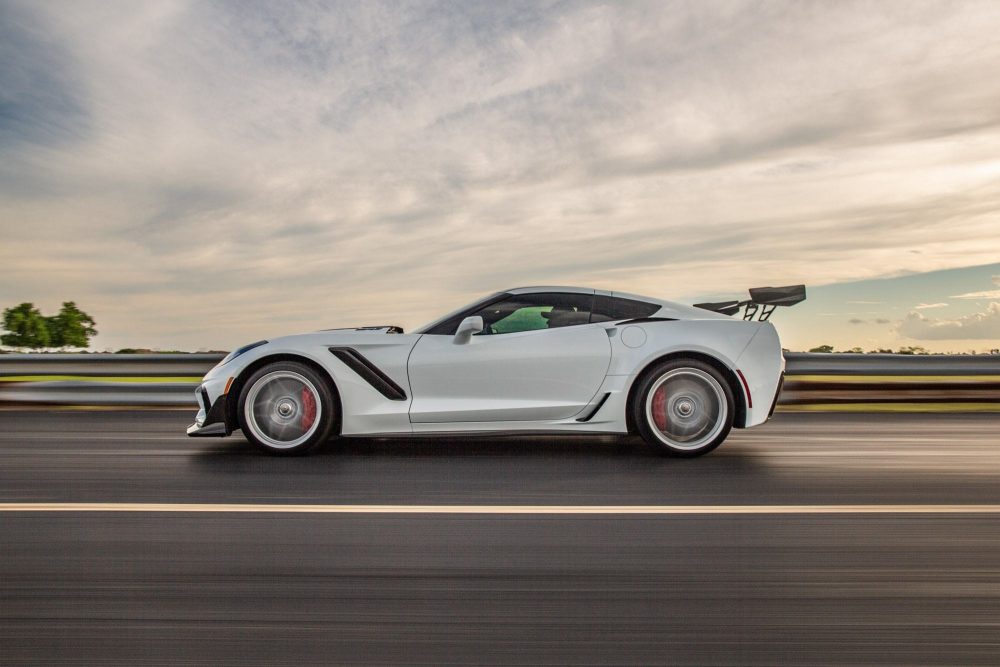 ZR1-Corvette-2019-White-Hennessey4-min