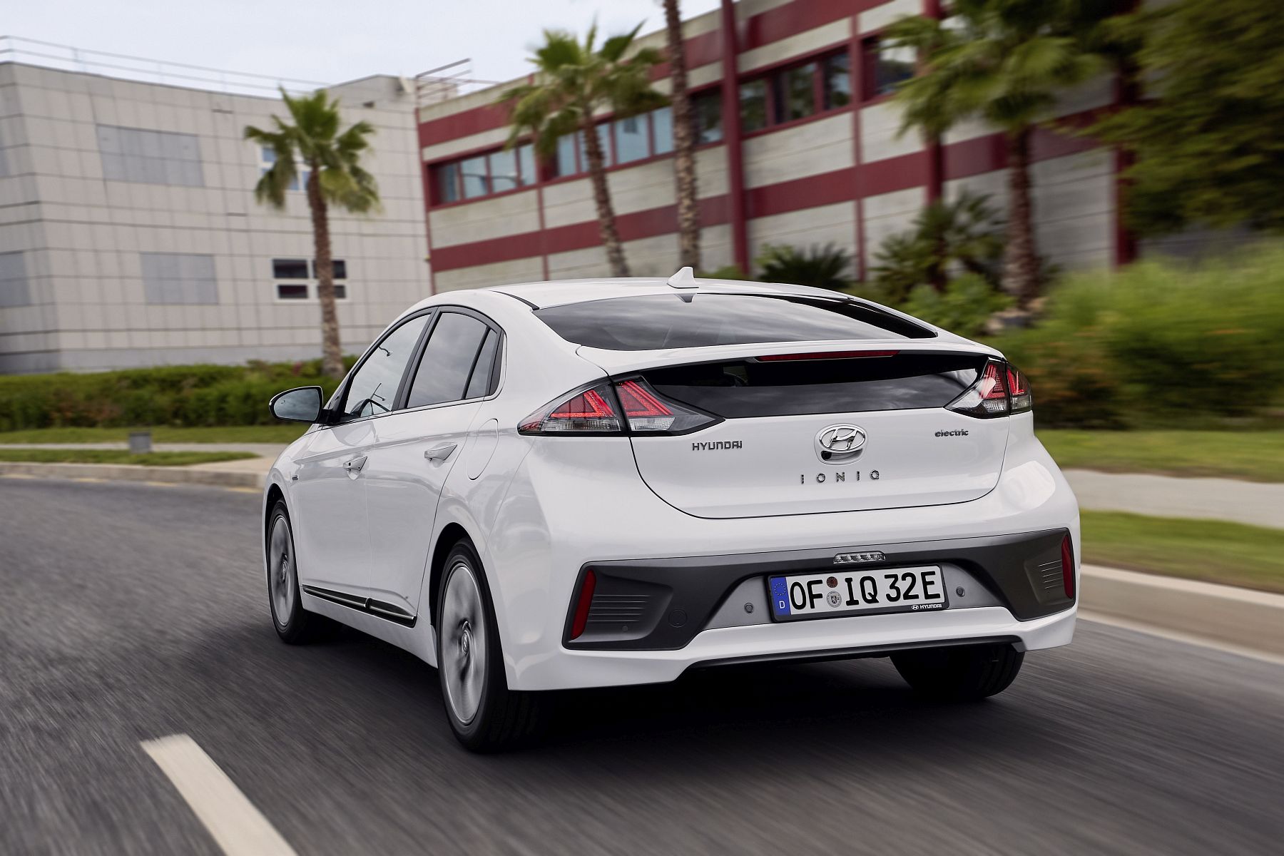 New Hyundai IONIQ Electric (11)