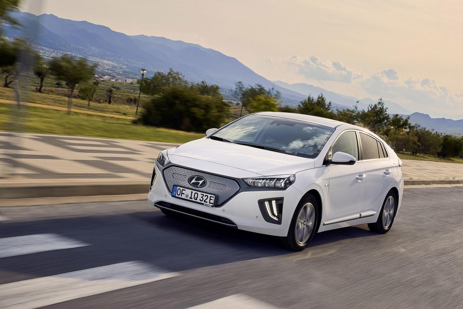 New Hyundai IONIQ Electric (13)