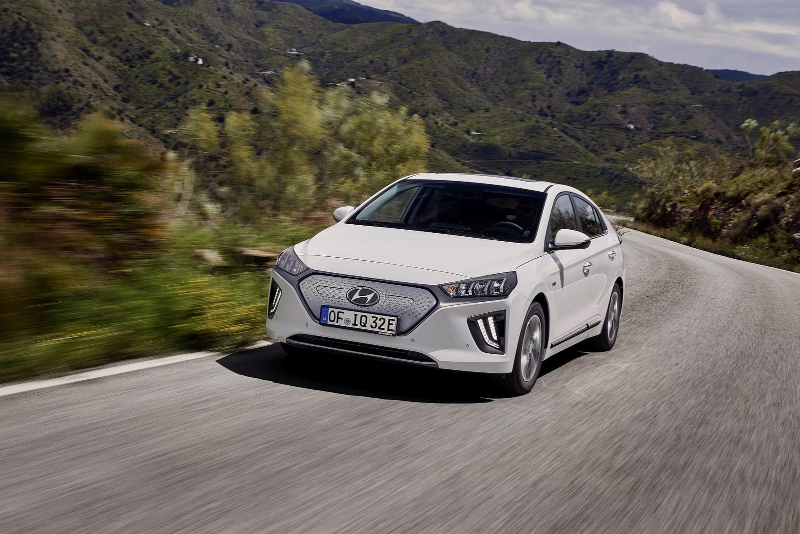 New Hyundai IONIQ Electric (14)