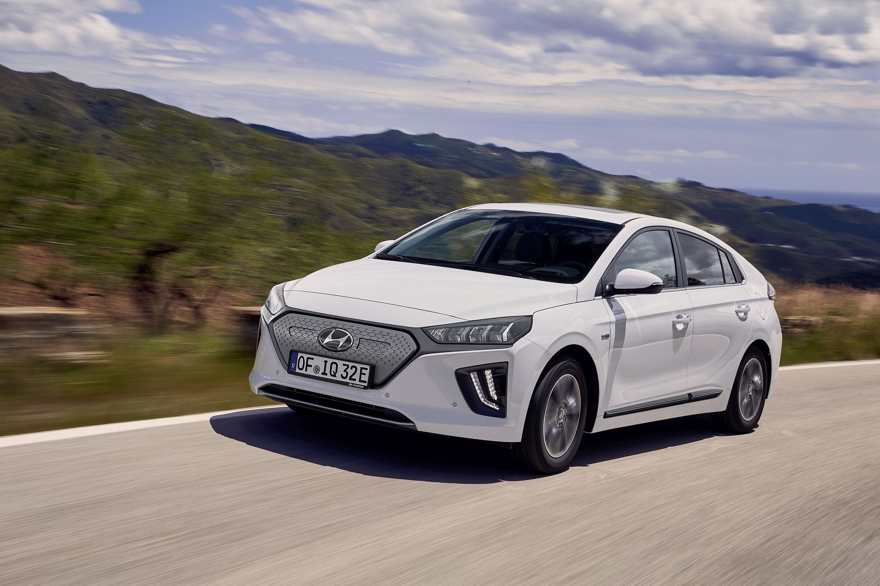 New Hyundai IONIQ Electric (15)