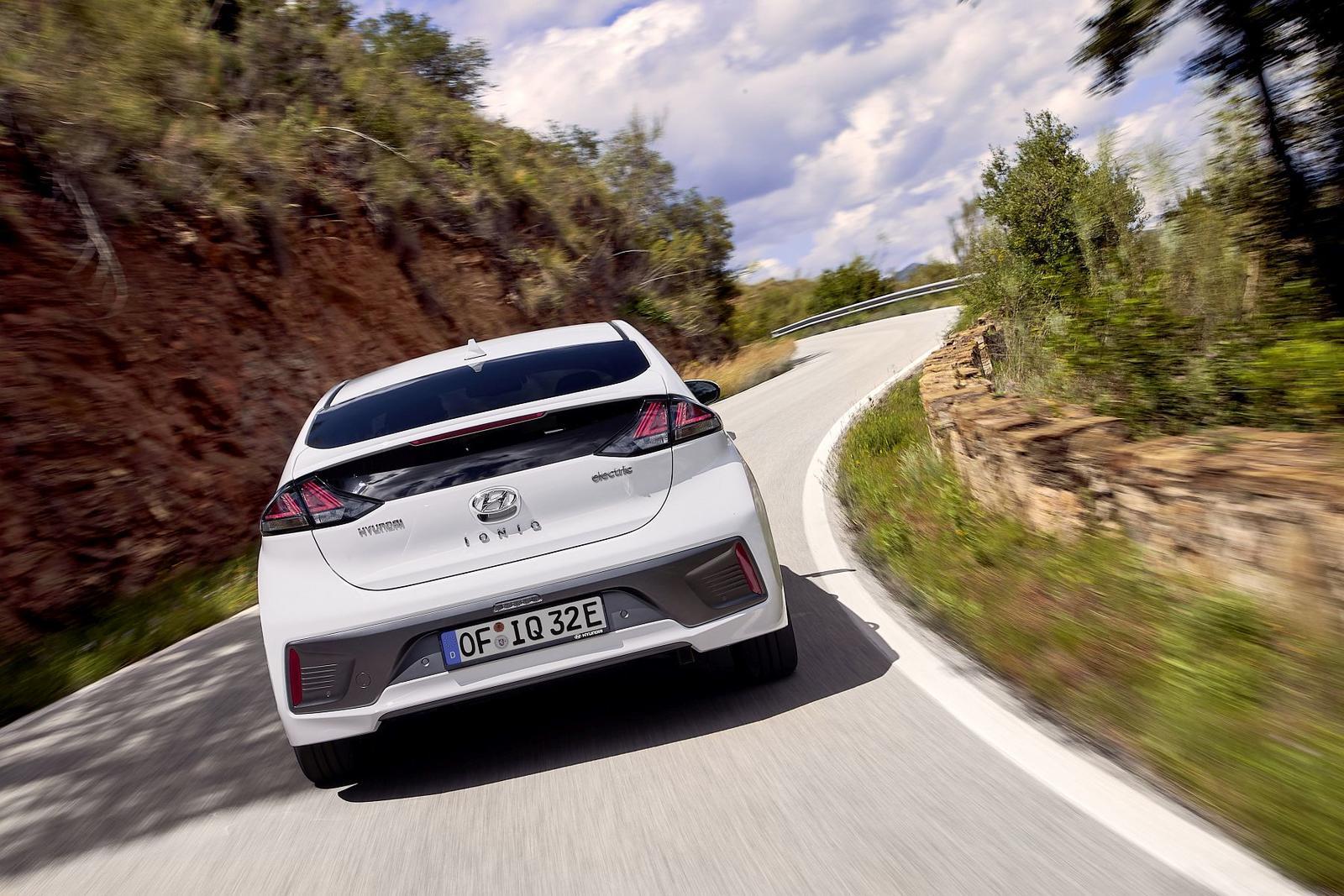 New Hyundai IONIQ Electric (16)
