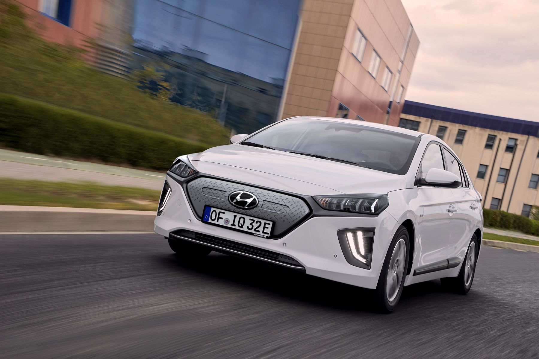 New Hyundai IONIQ Electric (19)