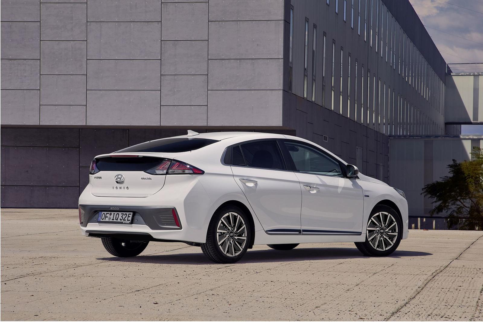 New Hyundai IONIQ Electric (2)