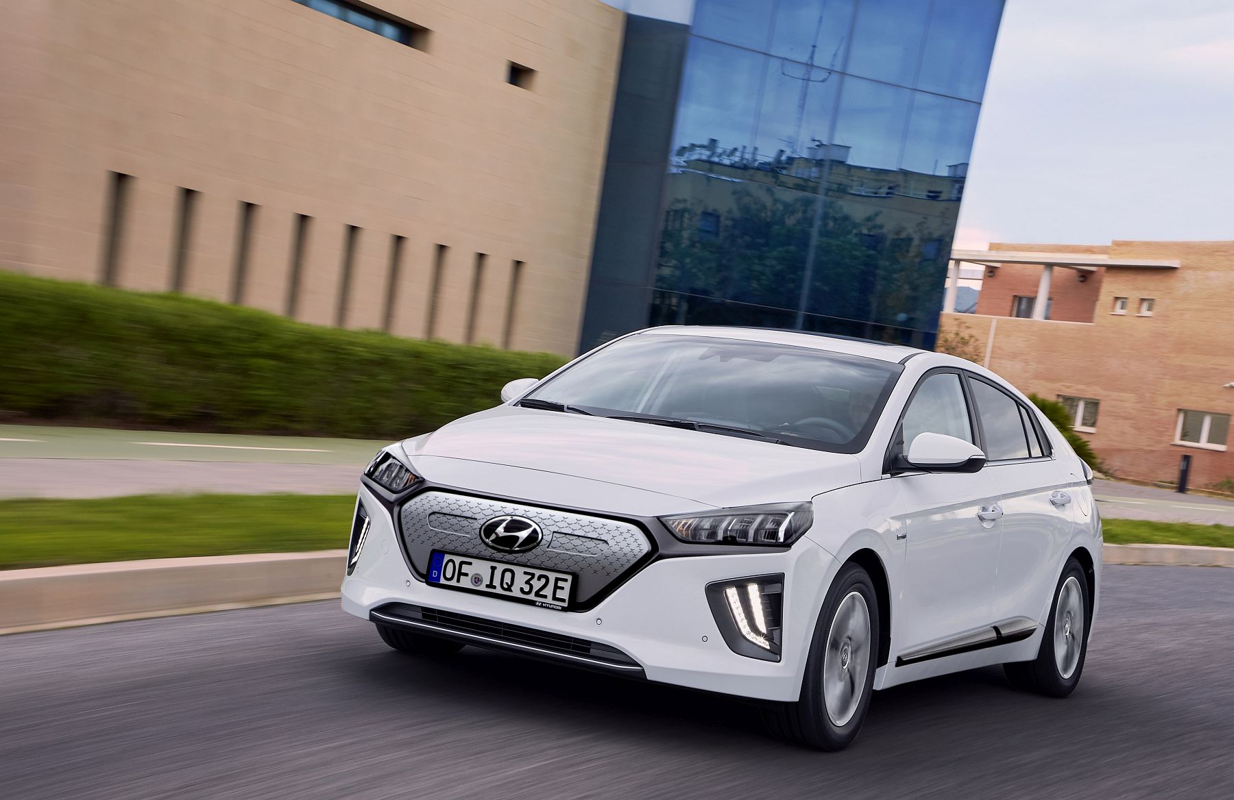 New Hyundai IONIQ Electric (20)