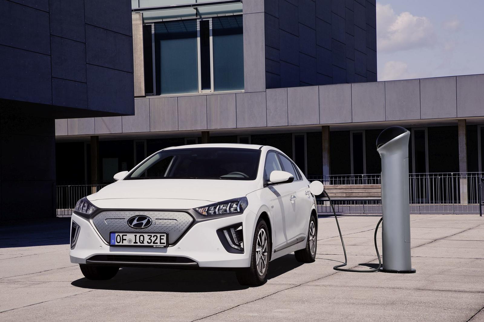 New Hyundai IONIQ Electric (8)