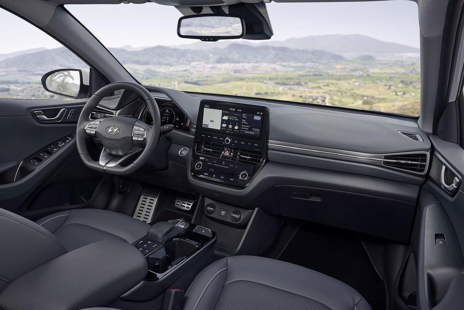 New Hyundai IONIQ Electric Interior (1)
