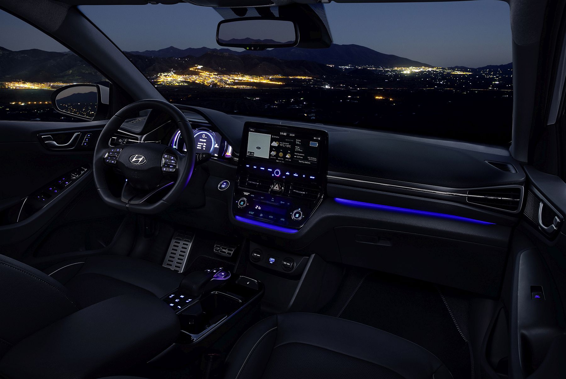 New Hyundai IONIQ Electric Interior (2)