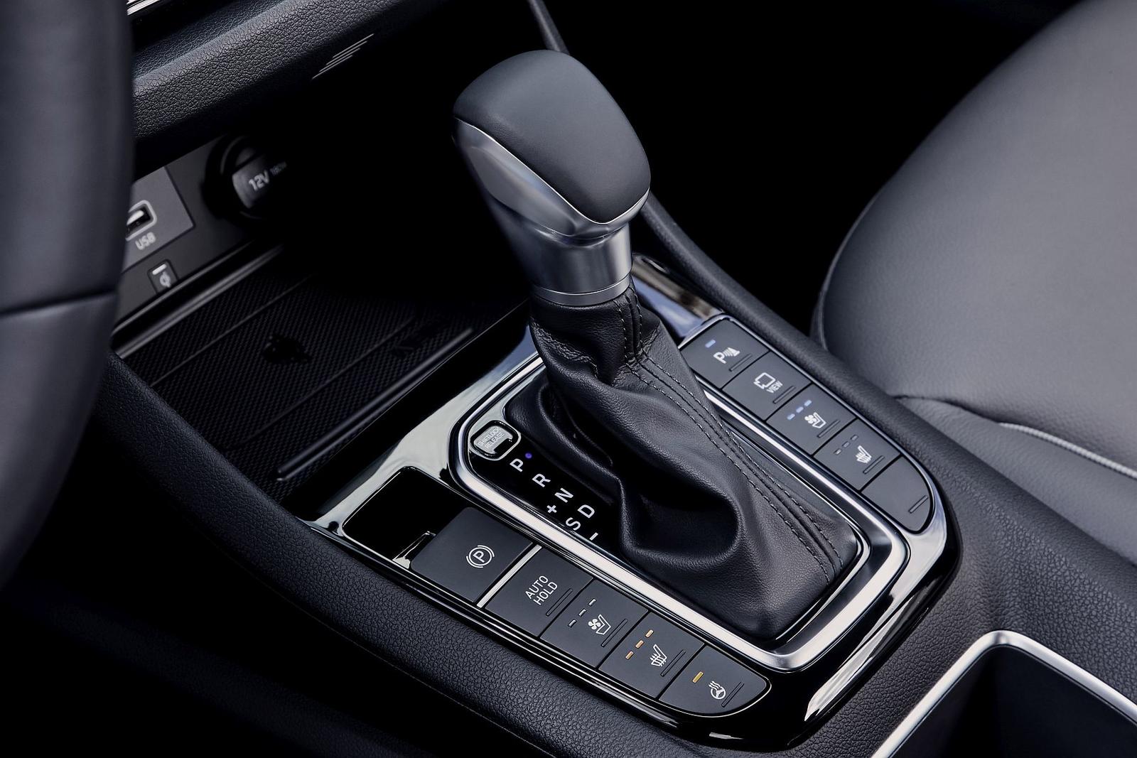 New Hyundai IONIQ Hybrid Interior (2)