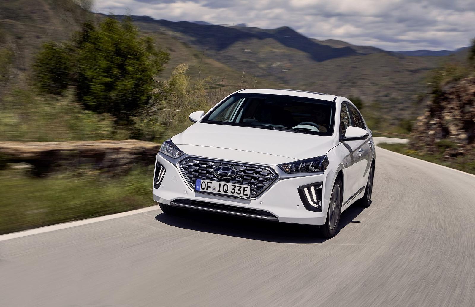 New Hyundai IONIQ Plug-in (10)