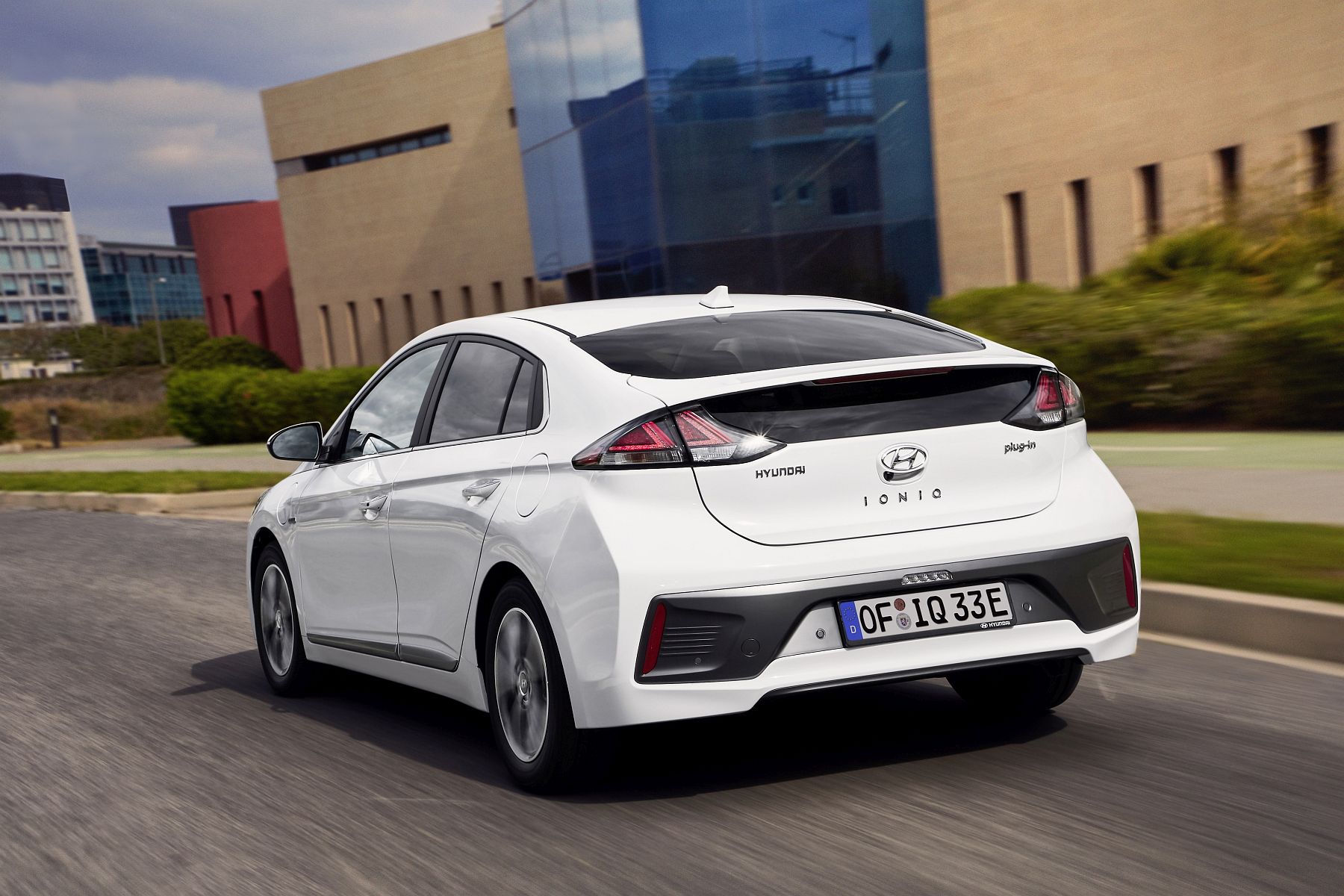 New Hyundai IONIQ Plug-in (14)