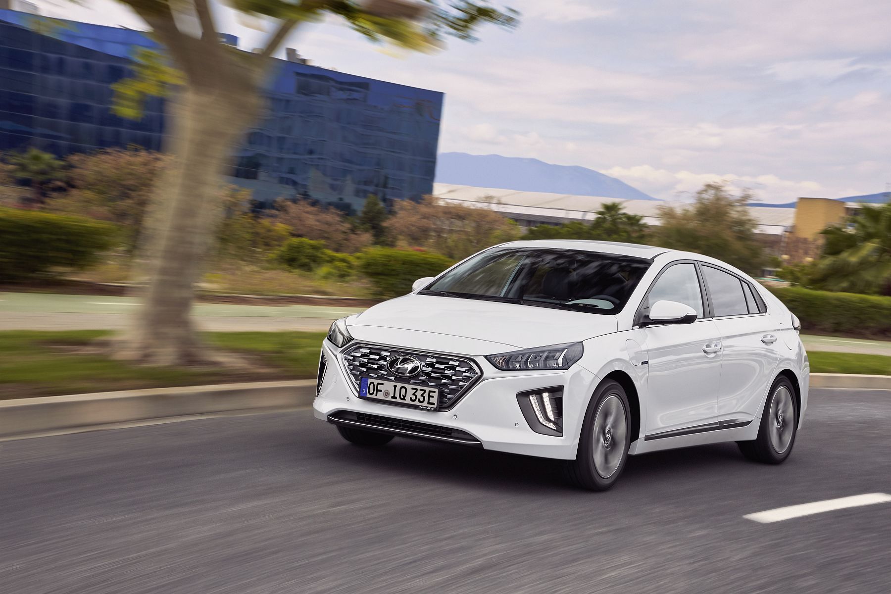 New Hyundai IONIQ Plug-in (15)