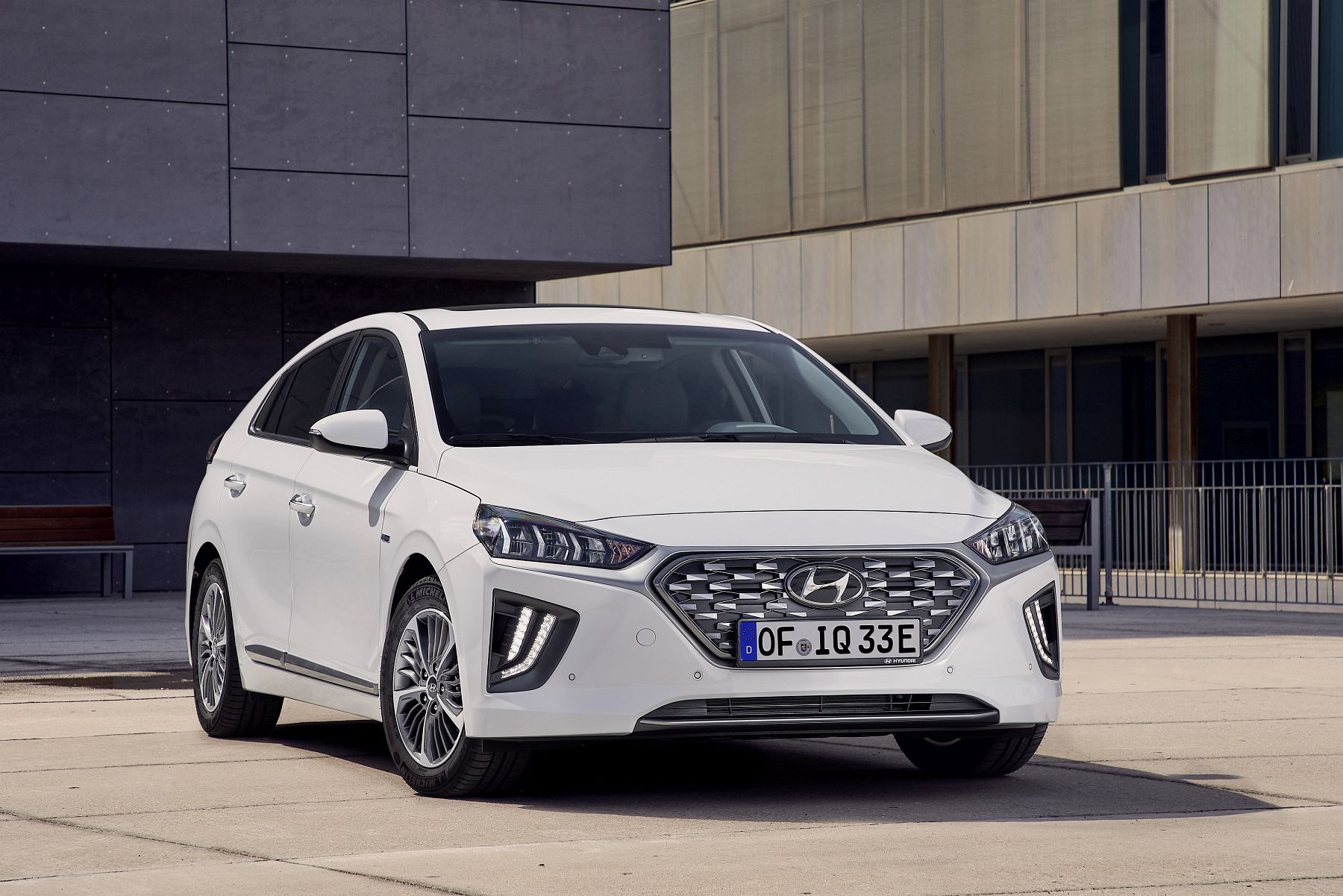 New Hyundai IONIQ Plug-in (3)