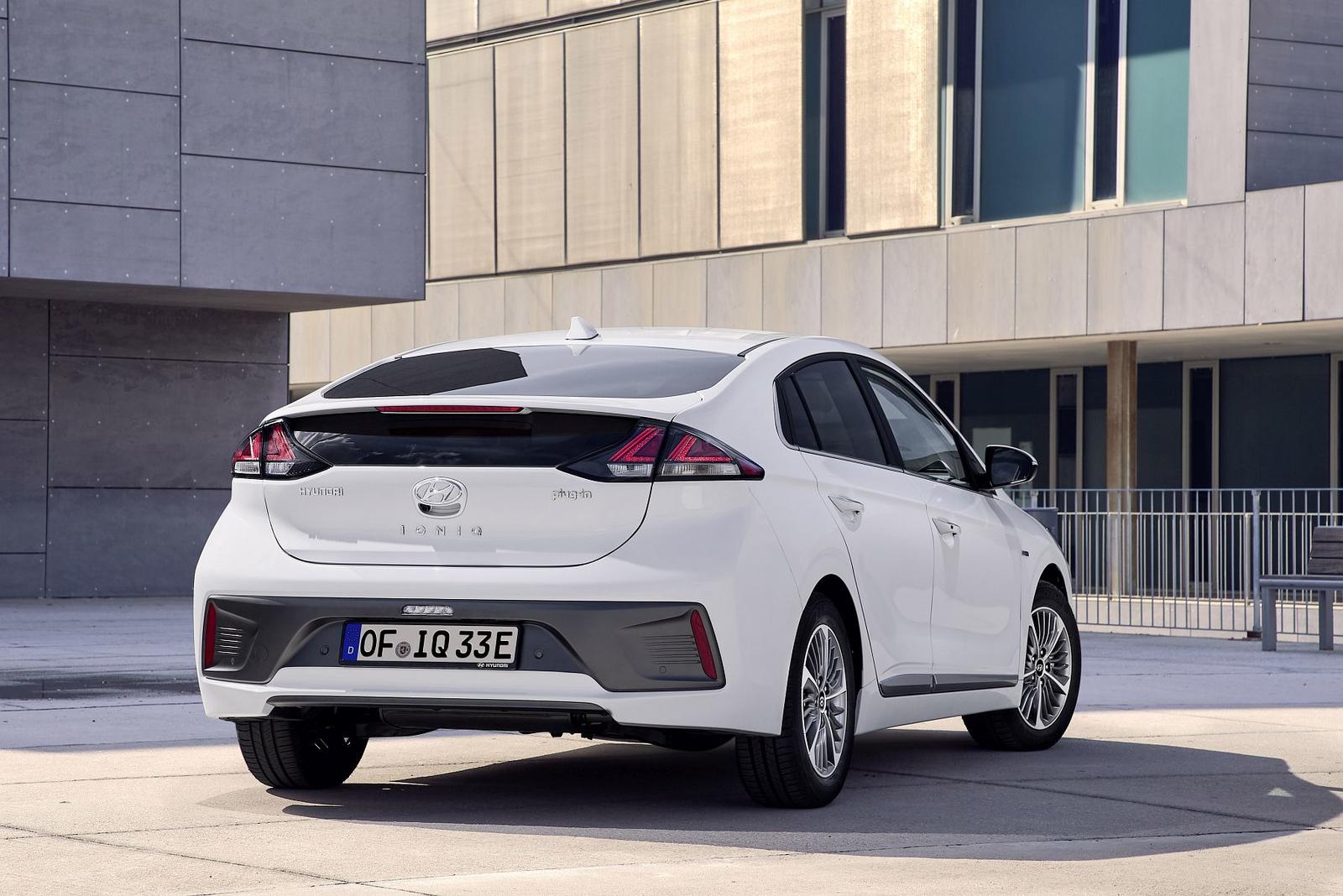 New Hyundai IONIQ Plug-in (4)