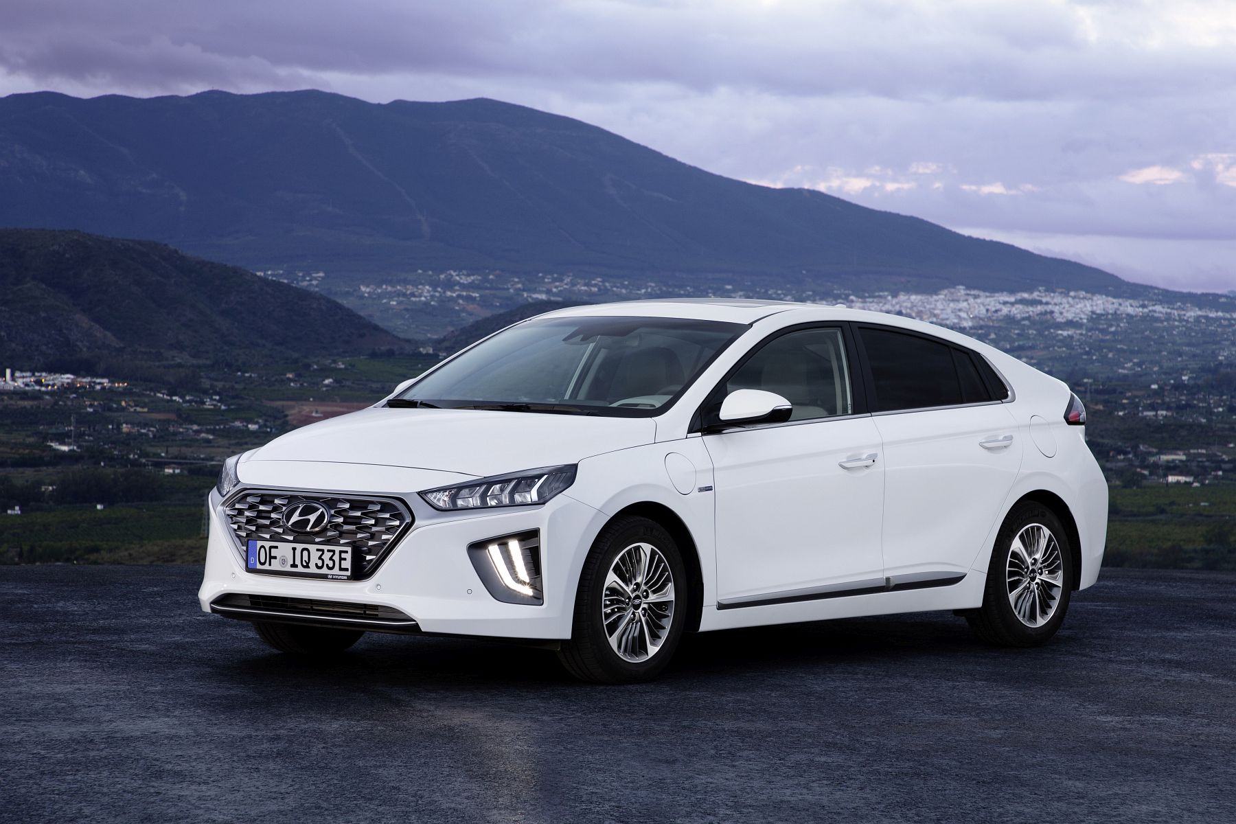 New Hyundai IONIQ Plug-in (5)