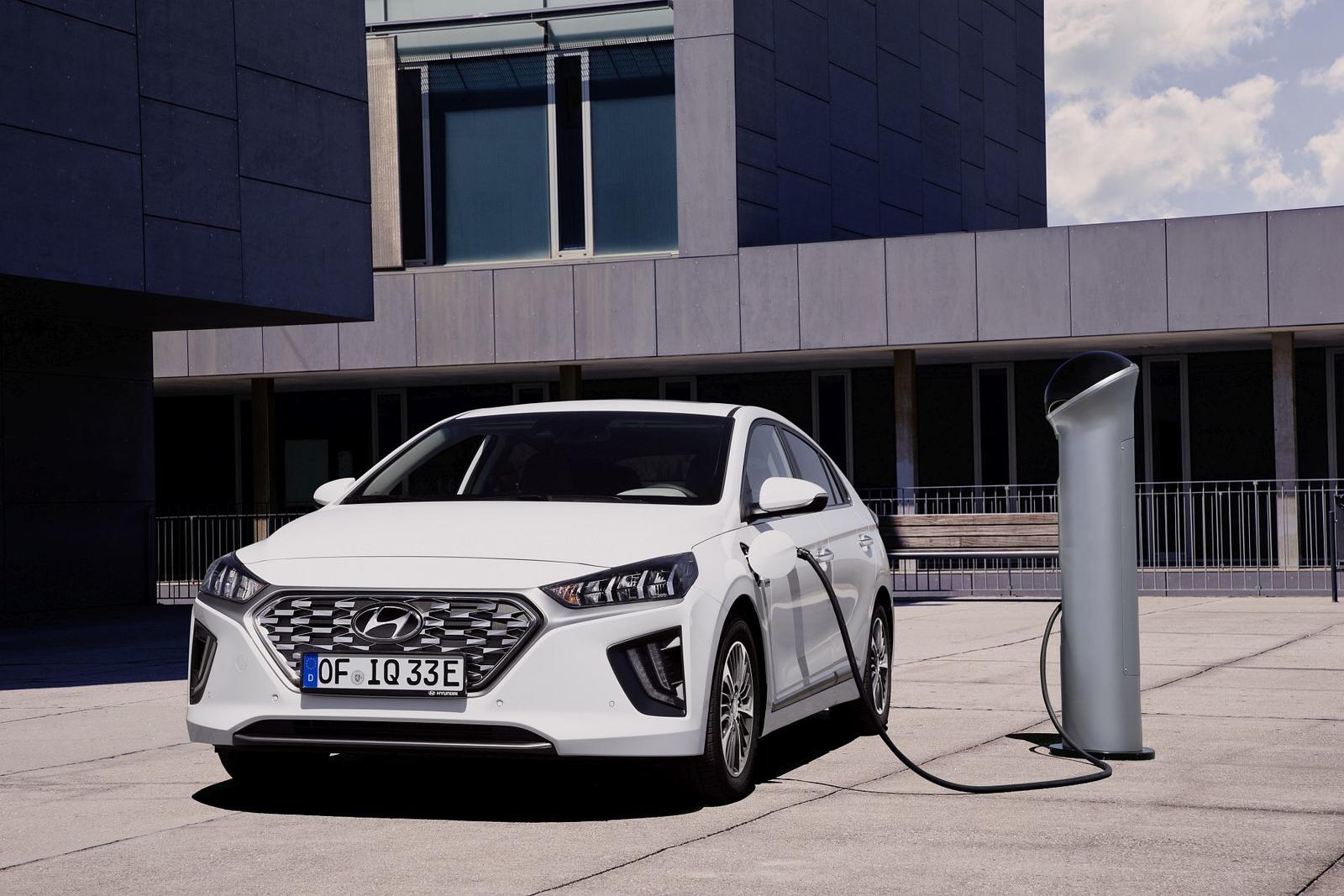New Hyundai IONIQ Plug-in (6)