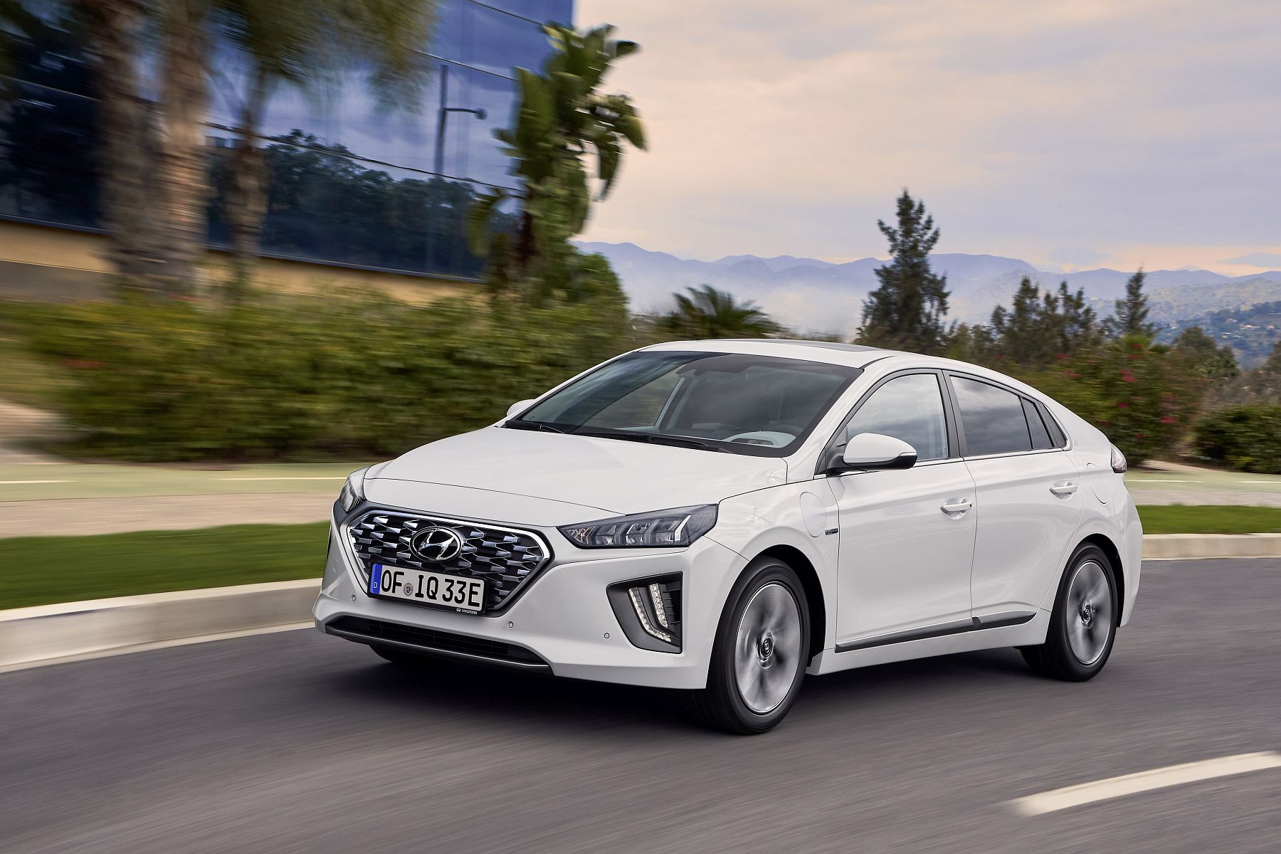 New Hyundai IONIQ Plug-in (7)