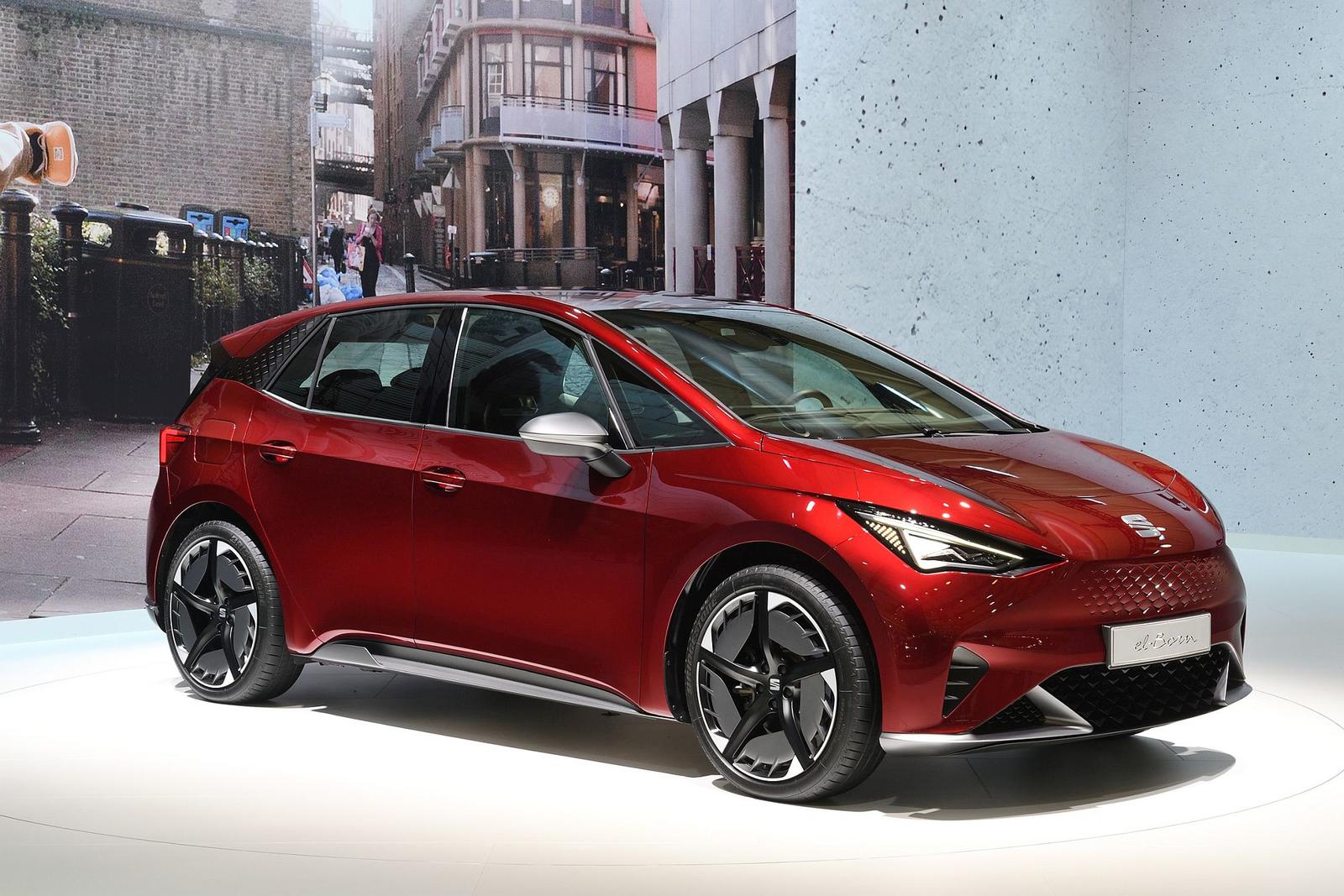 SEAT-rolls-out-its-electric-offensive-in-Barcelona_03_HQ