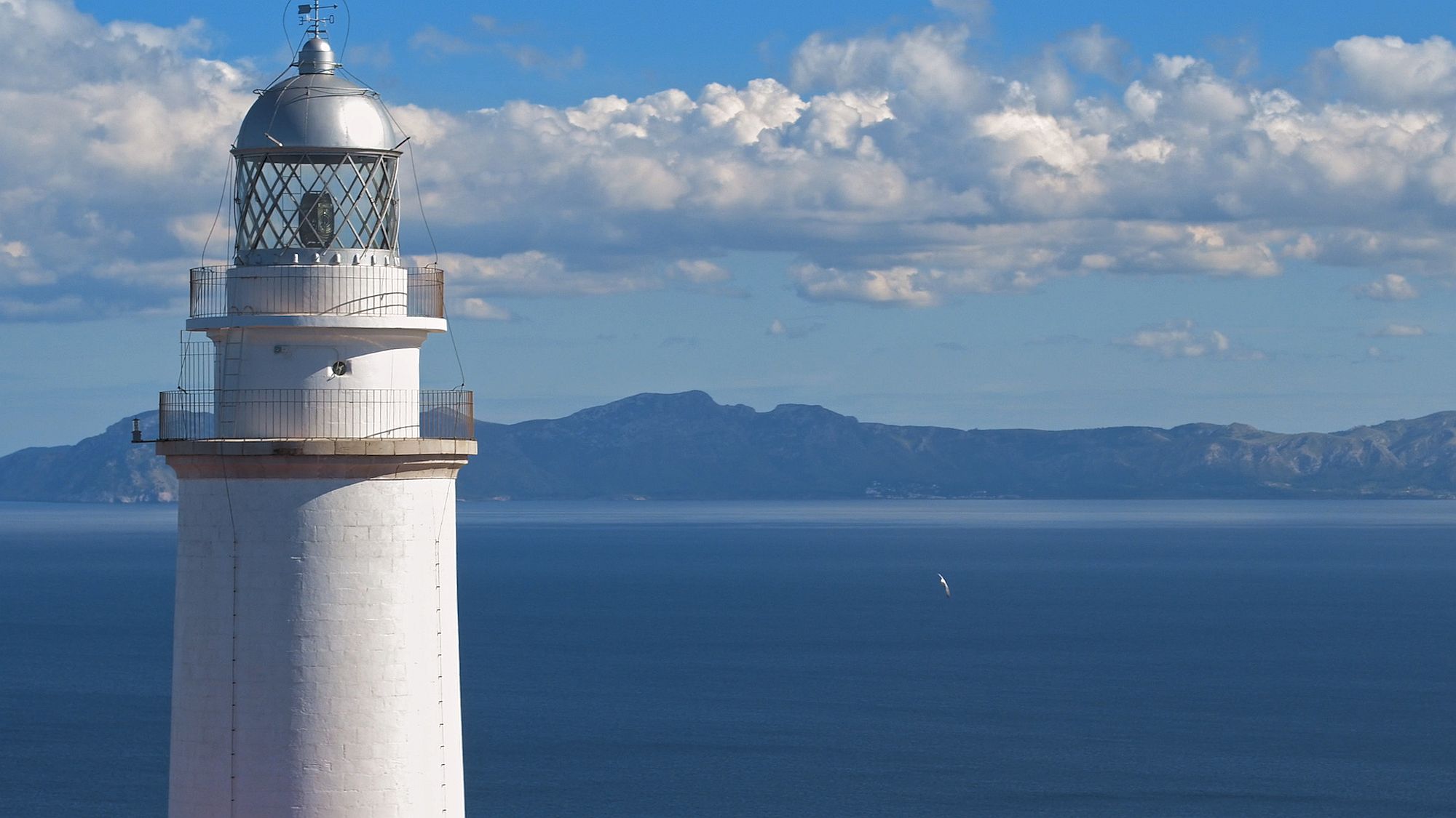 The-CUPRA-lighthouse_02_HQ