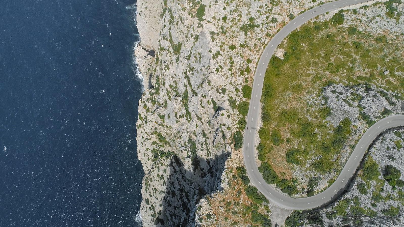 The-CUPRA-lighthouse_03_HQ