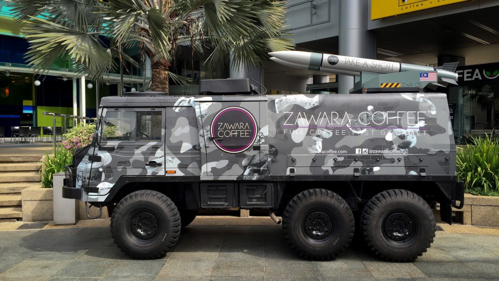 armoured-vehicle-1702188_1920