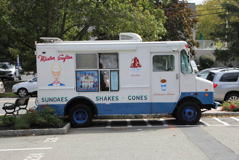 food-truck-1662327_1920