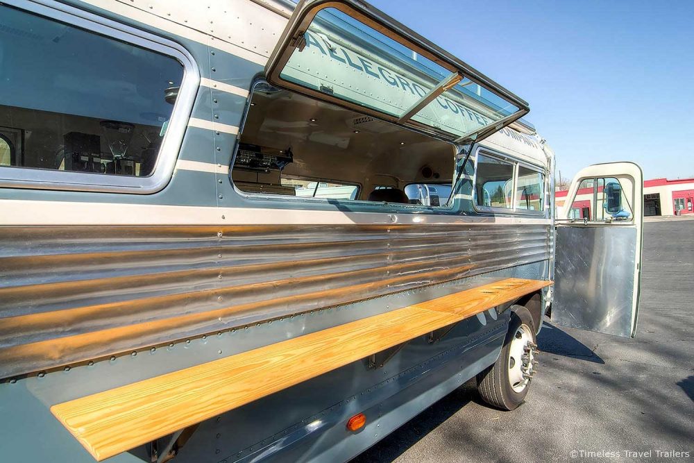 Allegro-Flxible-Bus-by-Timeless-Travel-Trailers-8
