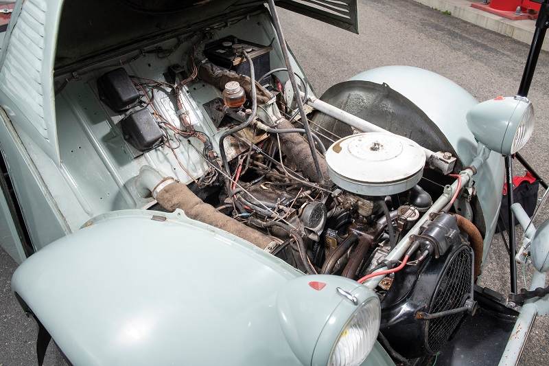 Citroën-2CV-4×4-Sahara-Front-Engine