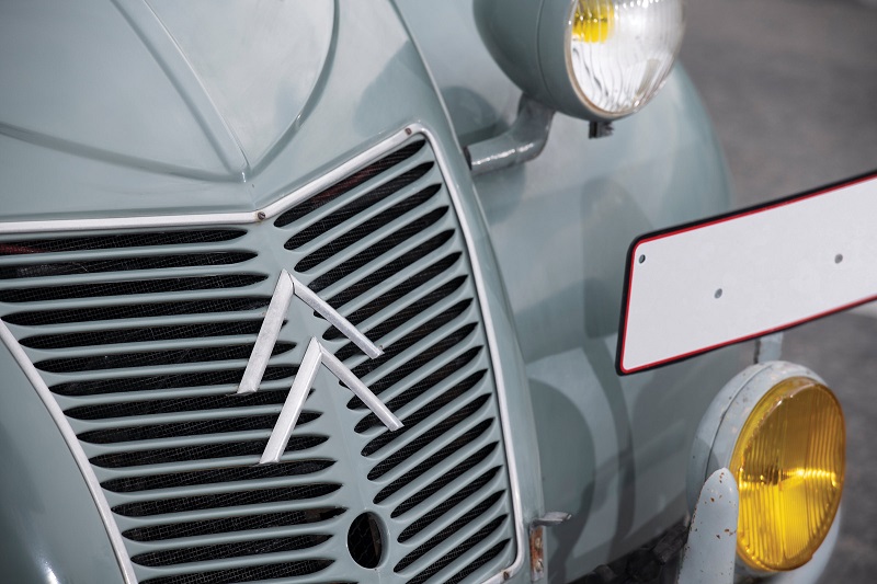 Citroën-2CV-4×4-Sahara-Grille