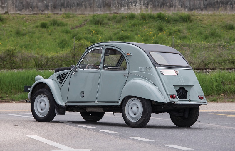 Citroën-2CV-4×4-Sahara-Rear-Side