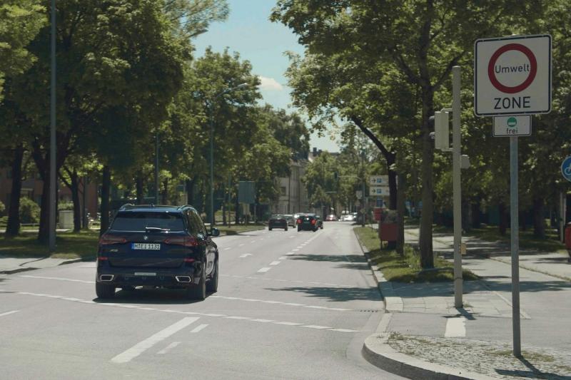 P90353792_highRes_bmw-edrive-zones-tes