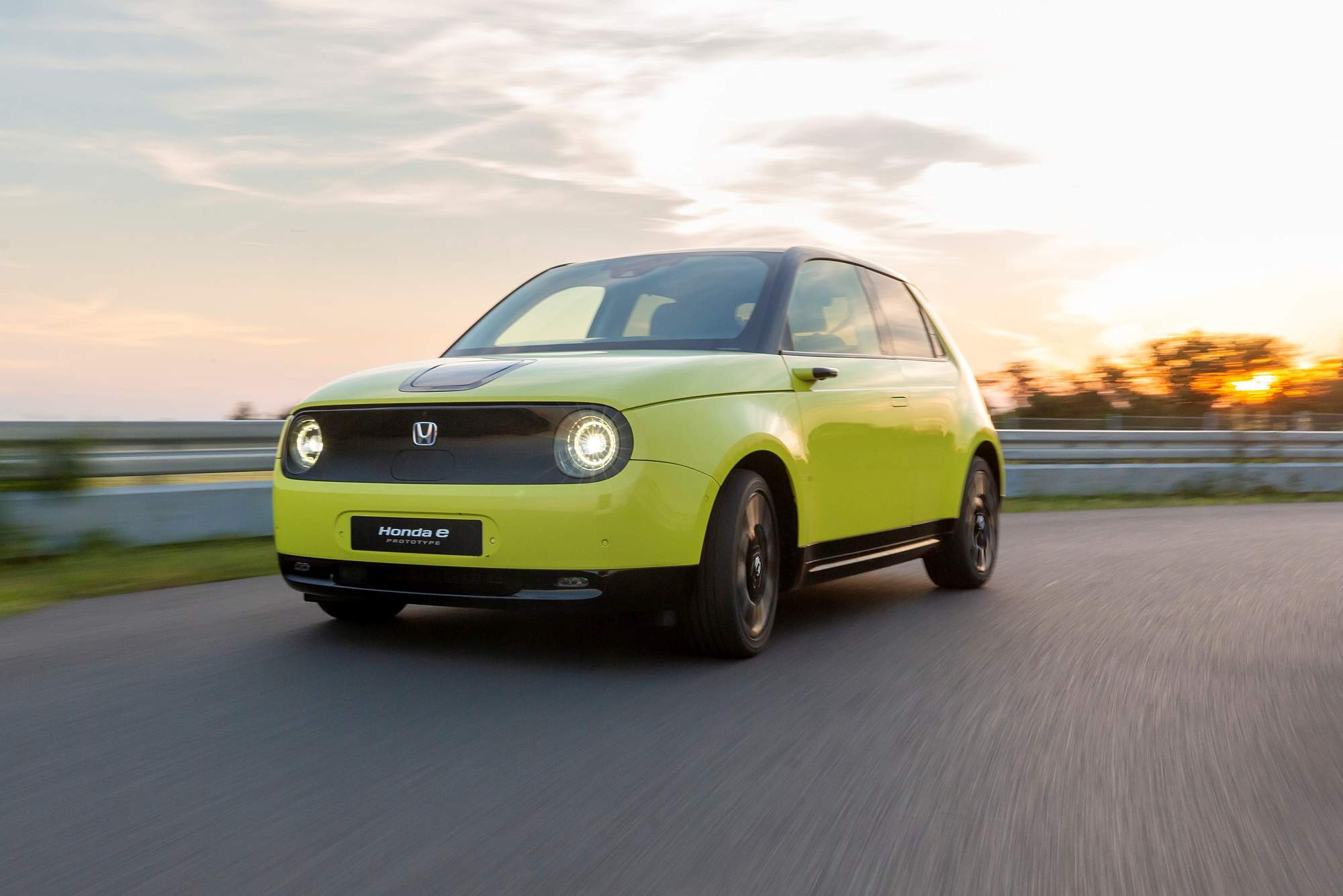 HONDA E: THE PERFECT BALANCE OF EFFICIENCY AND PERFORMANCE FOR URBAN COMMUTING