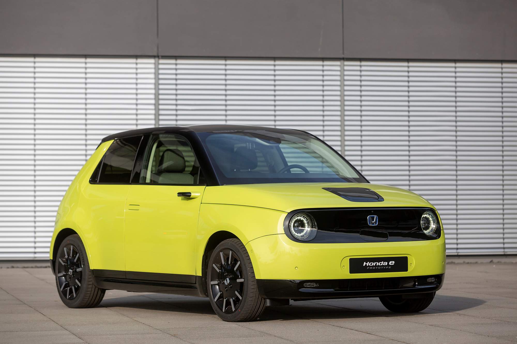 HONDA E: THE PERFECT BALANCE OF EFFICIENCY AND PERFORMANCE FOR URBAN COMMUTING