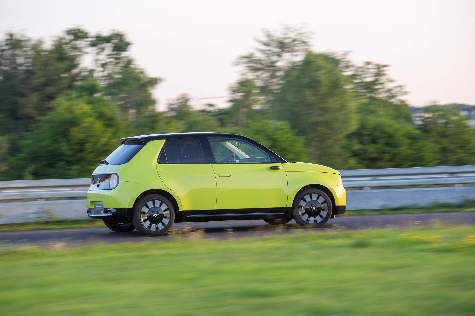 HONDA E: THE PERFECT BALANCE OF EFFICIENCY AND PERFORMANCE FOR URBAN COMMUTING