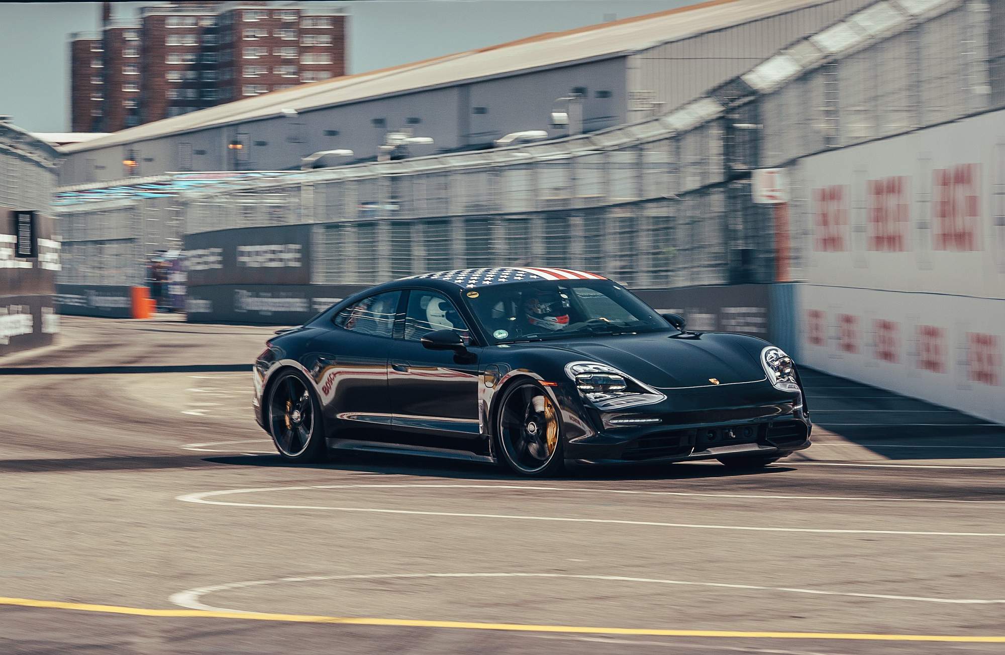 Porsche Taycan (1)
