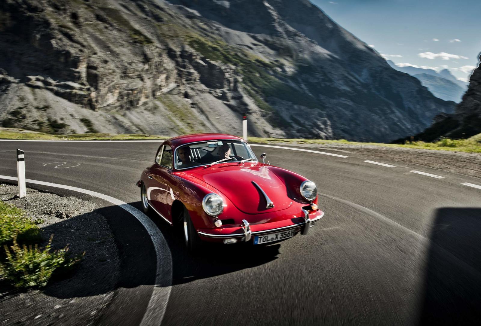1046633_356_carrera_porsche_drive_stelvio_2017_porsche_ag